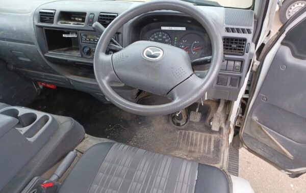 2017 Mazda Bongo Truck - Image 4