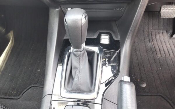 2017 MAZDA AXELA - Image 6