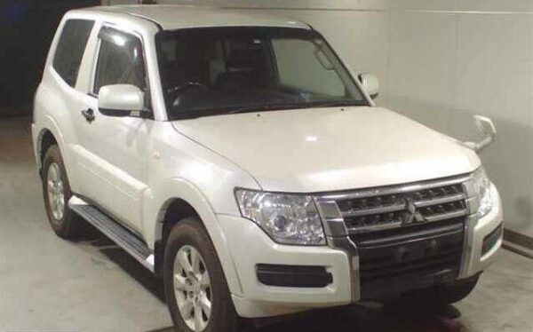 2016 MITSUBISHI PAJERO