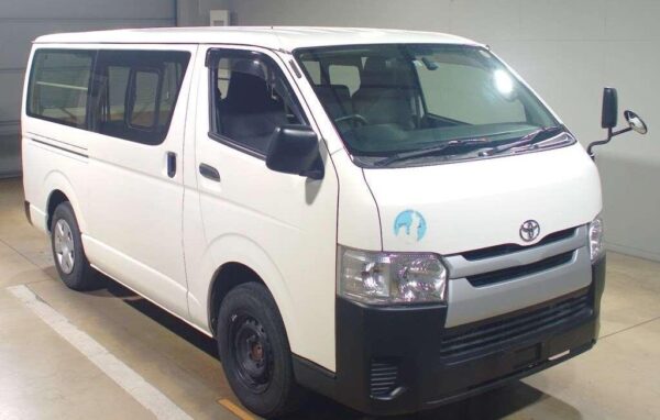 2015 TOYOTA REGIUSACE - Image 3