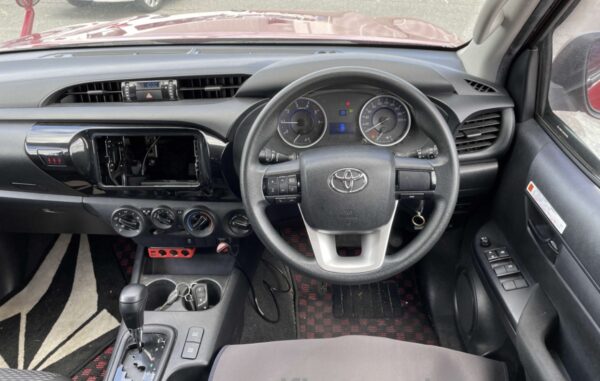 2018 Toyota Hilux - Image 5