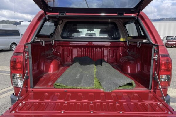 2018 Toyota Hilux - Image 8