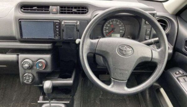2017 Toyota Probox - Image 6