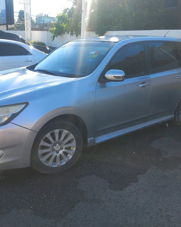 2011 Subaru Exiga - Image 2